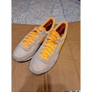 Nike Mens Sz 11 Air Pegasus 83 Running Shoes 407477-100 Orange Beige Pink